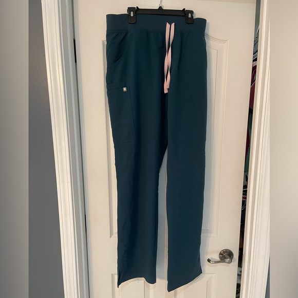 Figs gently used Blue XL top with XLT bottoms. - Picture 2 of 2